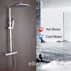 Mélangeur de douche thermostatique exposé avec ensemble de barre carrée et double tête monté au mur pour salle de bains.